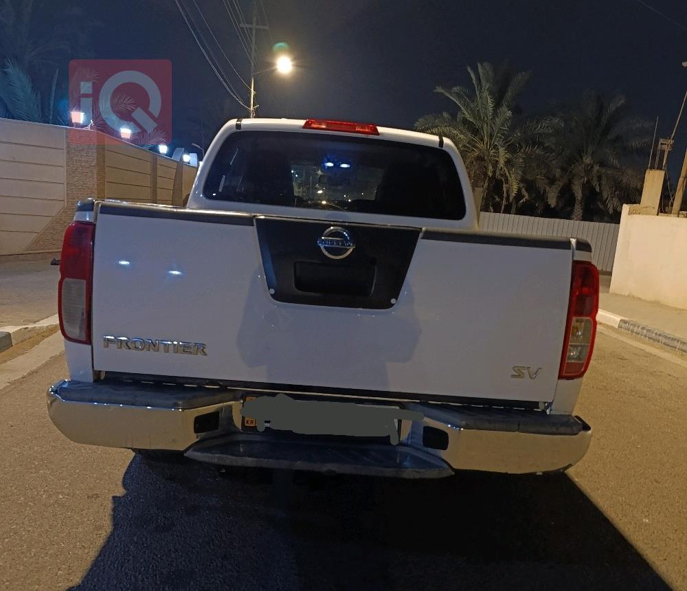 نیسان فرۆنتیر